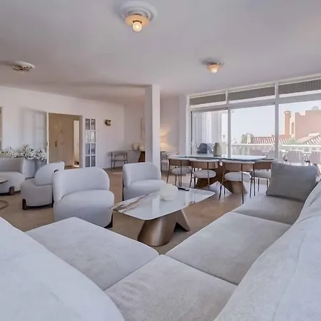 143 - Spacious With Private Pool & Stunning Views Willa
