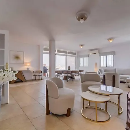 143 - Spacious With Private Pool & Stunning Views