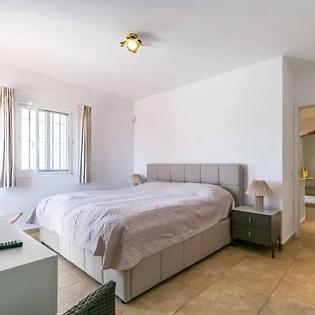 Willa 143 - Spacious With Private Pool & Stunning Views