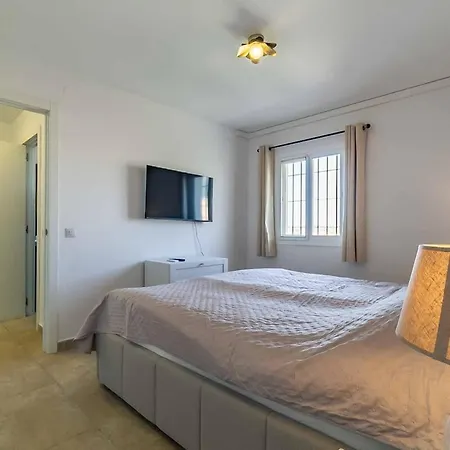 143 - Spacious With Private Pool & Stunning Views Fuengirola