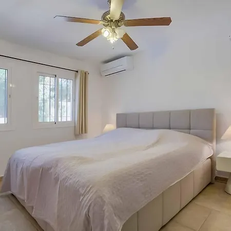 143 - Spacious With Private Pool & Stunning Views Willa
