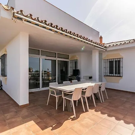 143 - Spacious With Private Pool & Stunning Views Fuengirola