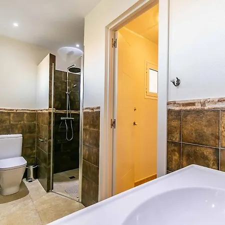 143 - Spacious With Private Pool & Stunning Views Willa